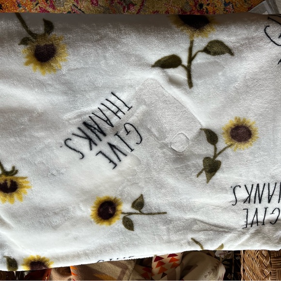 Rae Dunn Give Thanks Throw Blanket - Picture 2 of 3